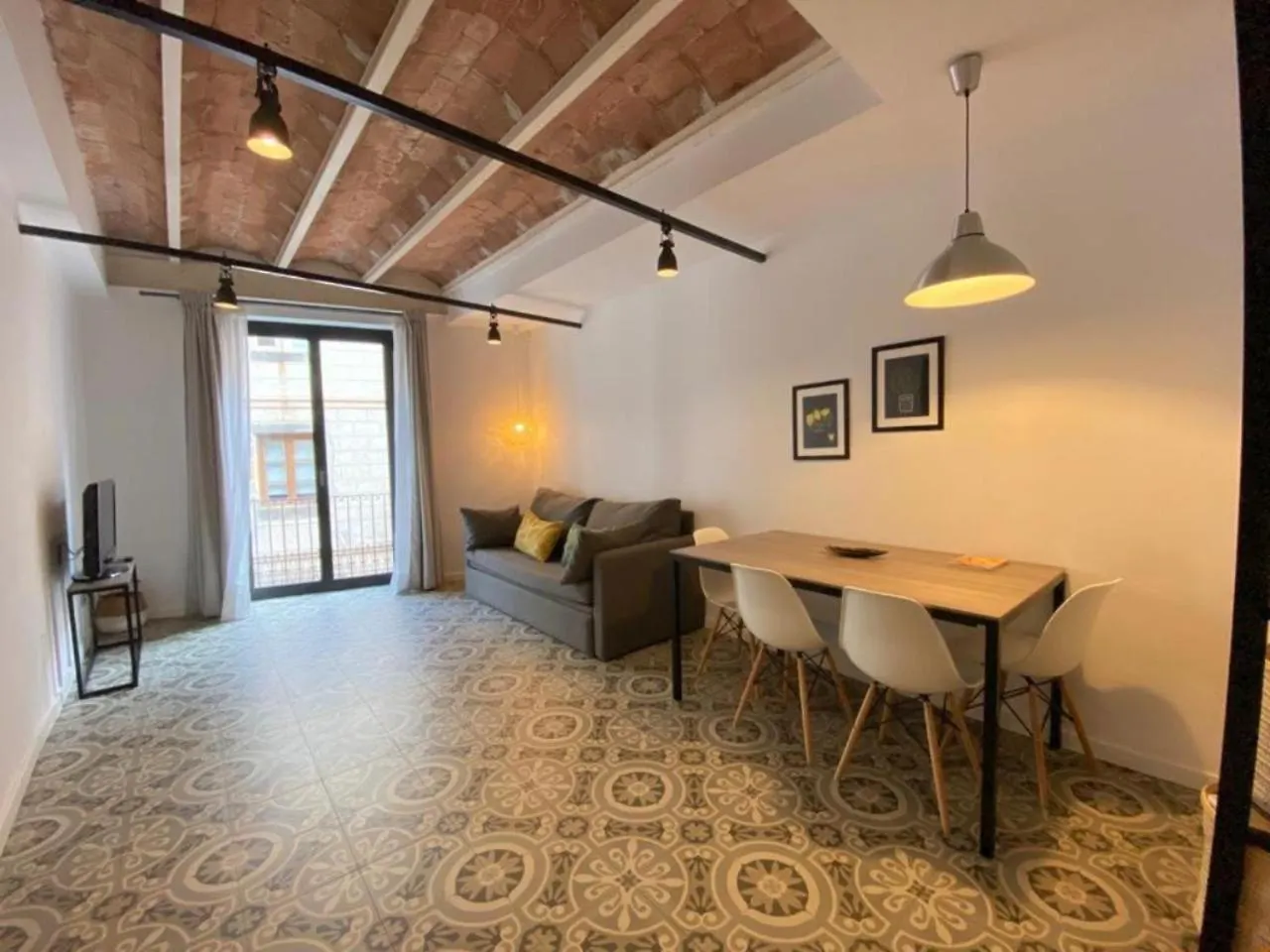 Liceu Apartments By Gaiarooms Barcellona